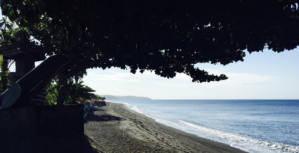 Melasti Beach Bungalows Amed  Luaran gambar